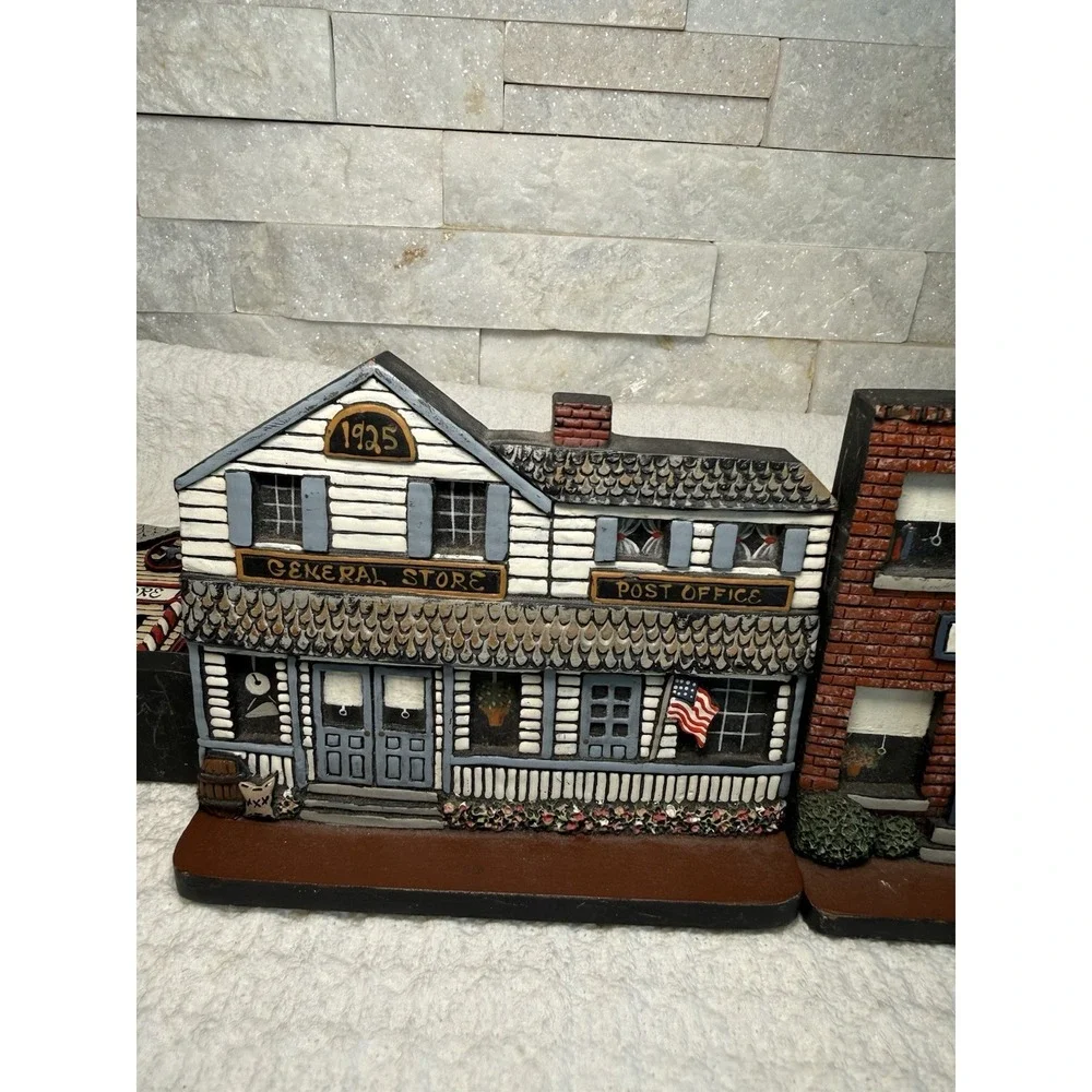 VTG Marlene Whiting Brandywine Village Houses 3D Resin YorktownVa Shelf Sitters